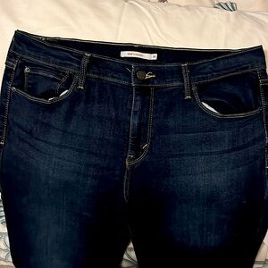 Levi’s dark blue stretch size 14 long length jeans